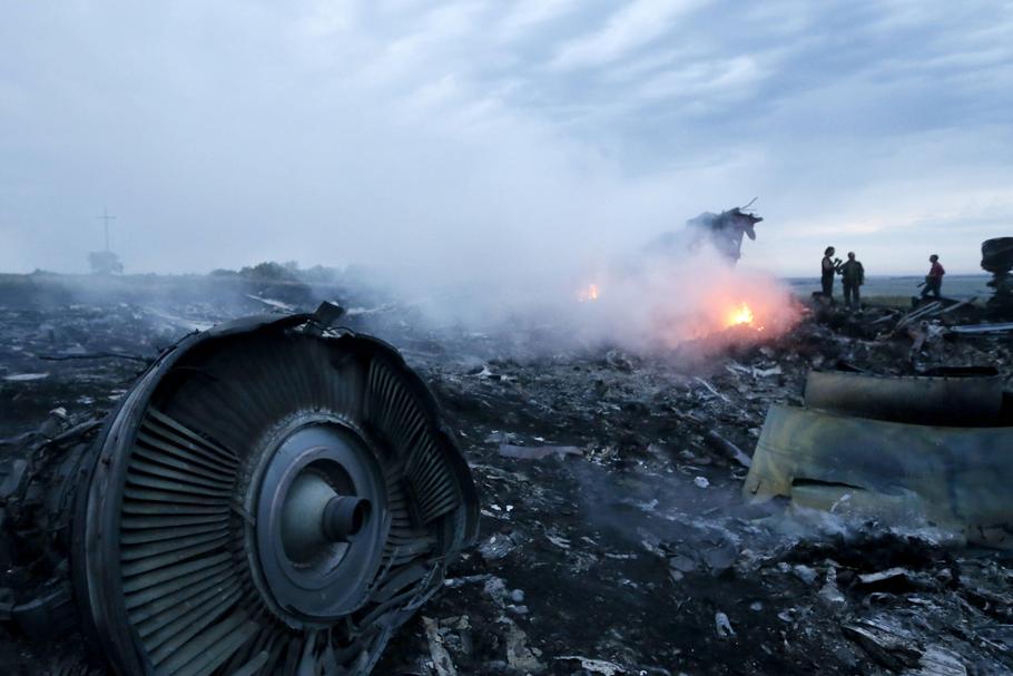 Szczątki zestrzelonego malezyjskiego samolotu Boeing 777