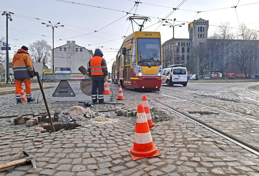 Tramwaje w Łodzi jadą inaczej. Przez remont torów.