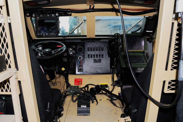 Wnętrze pojazdu MRAP Cougar