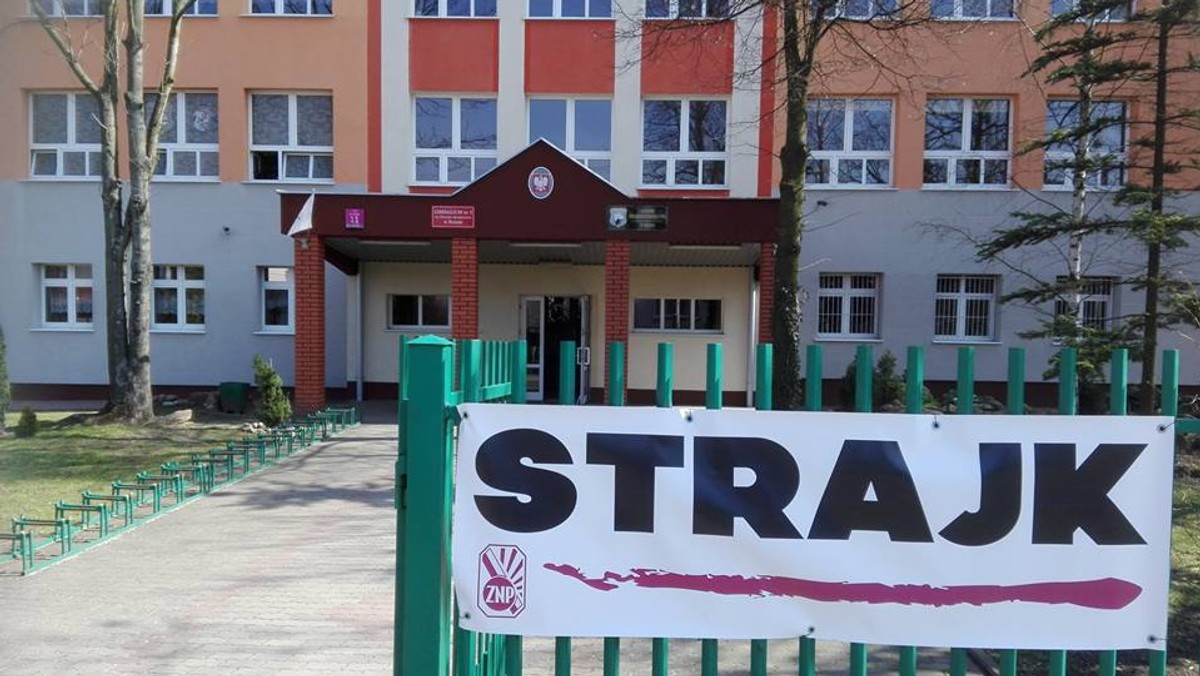 8 kwietnia odbędzie się wielki strajk pracowników edukacji. Jak nieoficjalnie dowiedział się Onet, krakowska kuria zabroniła nauczycielom religii dołączania do akcji protestacyjnej. - Katecheci powinni kierować się nauczaniem społecznym Kościoła oraz Kartą Nauczyciela - odpowiada kuria. Przedstawiciele Kościoła nie zaprzeczają jednak, że taki zakaz istnieje.