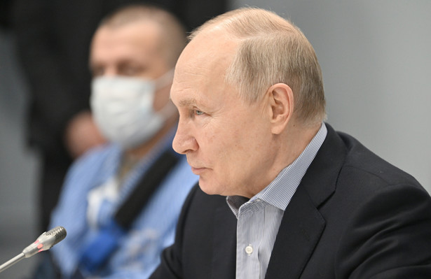 Władimir Putin podczas wizyty w szpitalu wojskowym
