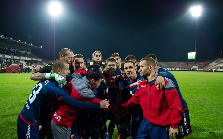 FK Napredak, FK Crvena zvezda