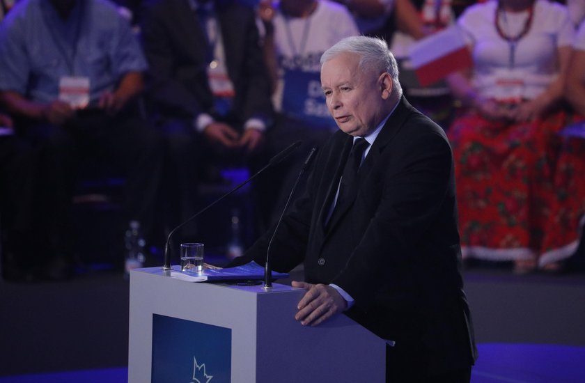 Kaczyński zaskakuje! Do 2023 r. pensja minimalna wyniesie 4 tys. zł!