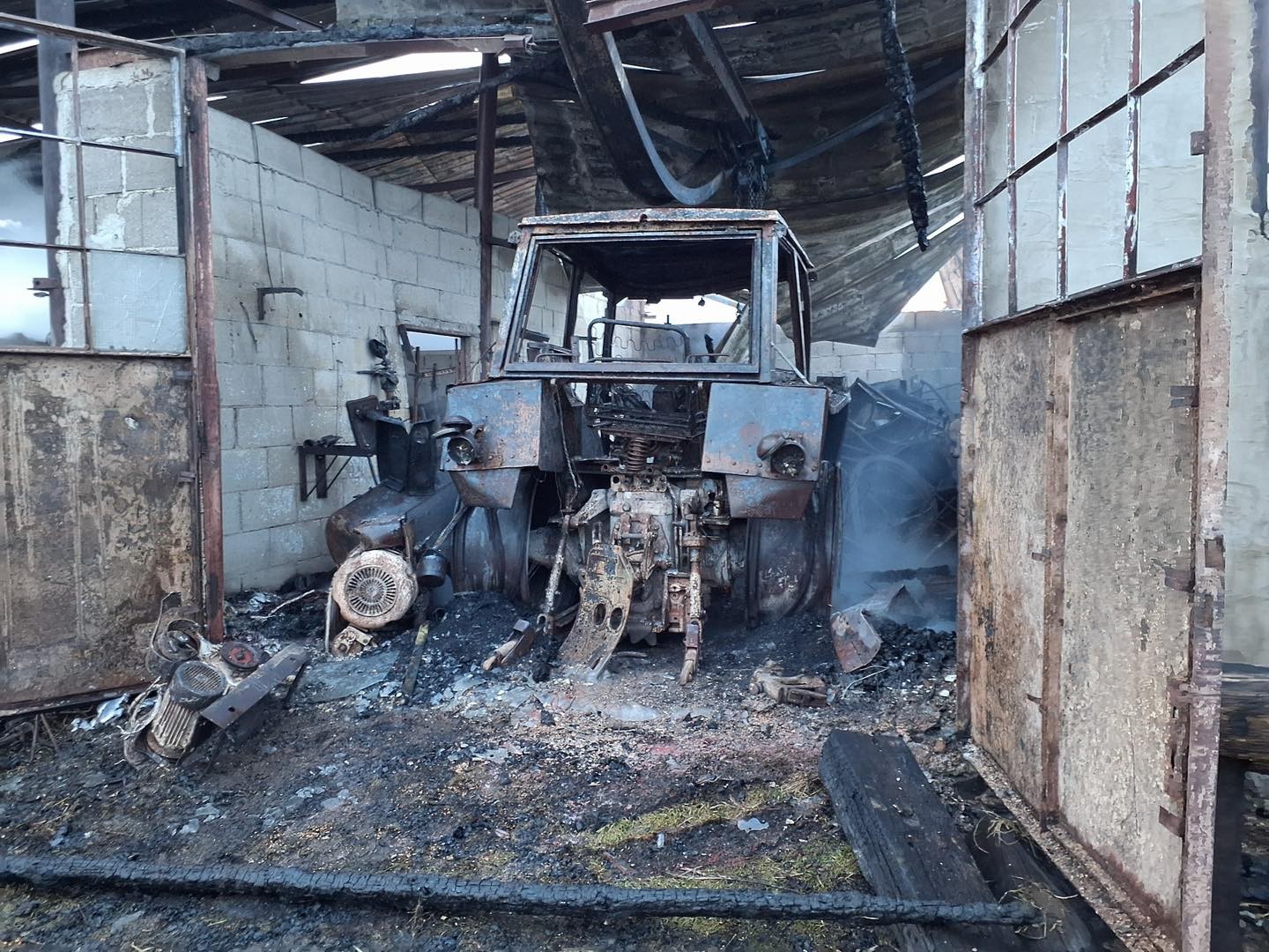 Pri požiari senníka v Záježovej zahynuli dva kone.