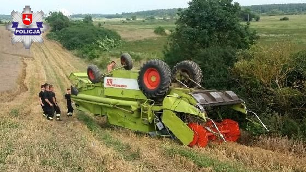 45-letni rolnik z gminy Krasnystaw wywrócił maszynę podczas prac na polu. Kabina kombajnu przygniotła mu nogi, dlatego trafił do szpitala. Jak się okazało, mężczyzna był nietrzeźwy - podała lubelska policja.