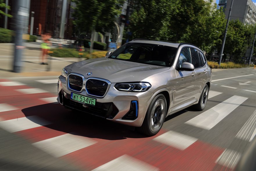 BMW iX3