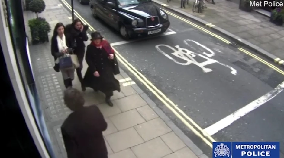 Trenutak kad je Rumunka predala dijamante saučesnicama