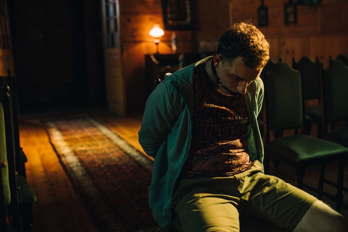 Kadr z filmu "W lesie dziś nie zaśnie nikt". Na zdjęciu Stanisław Cywka, fot. Michał Chojnacki, Akson Studio