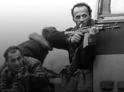 Piekło w głowie fotreportera. Recenzja książki "13 wojen i jedna"