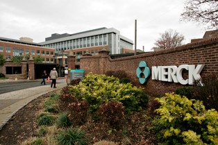 Merck nieodpłatnie podzieli się licencją na produkcję tabletek przeciwko Covid-19