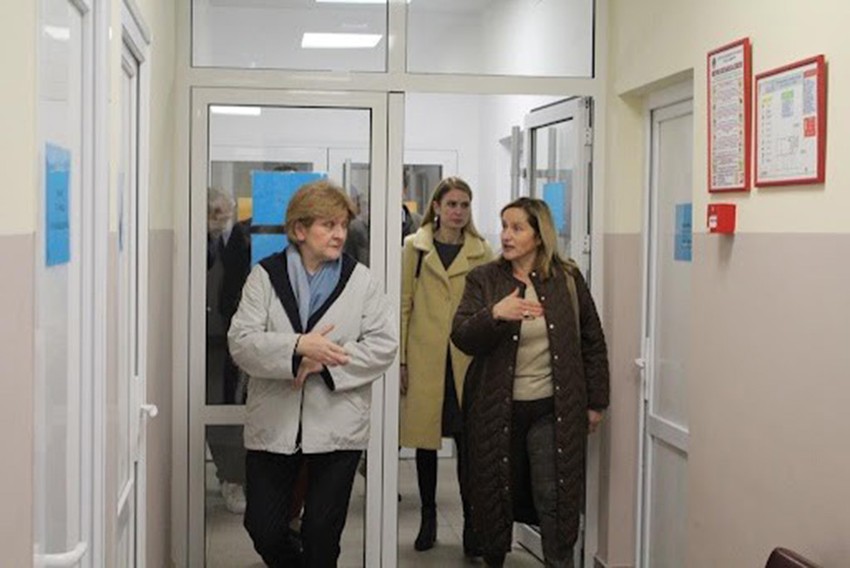 Ministarka Grujičić i ministar Goran Vesić obišli su povređene u železničkoj nesreći