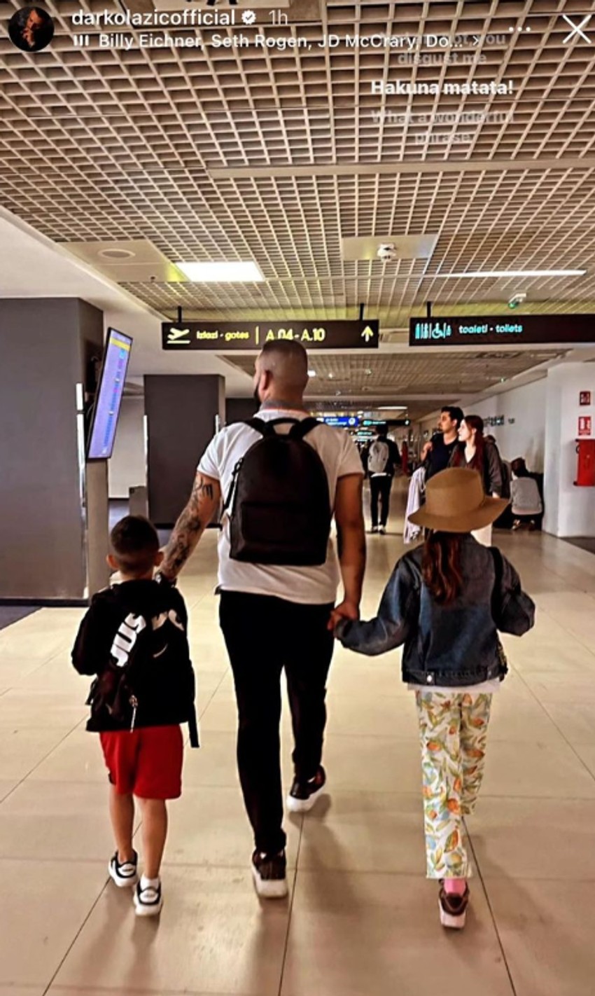 Darko Lazić sa decom na letovanju