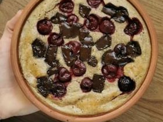 Zapečena ovsena kaša sa višnjama i čokoladom