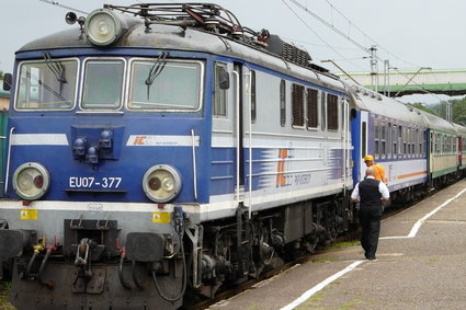 Kolejowi „gapowicze” muszą spłacić już 209 mln zł długu. Liczba mandatów rośnie