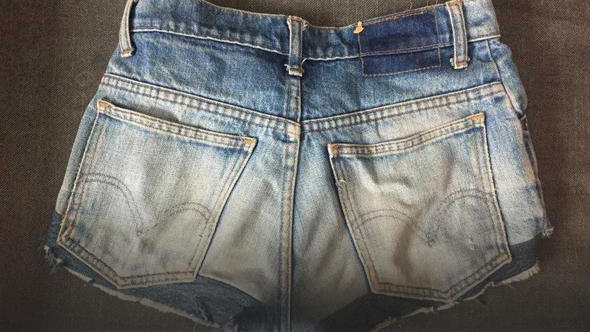 Jak przerobić stare jeansy? Oto banalne sposoby, dzięki którym będą  wyglądały jak z wybiegu - Moda