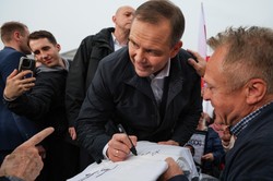 Nawrocki podpisał kolejną deklarację. To będzie jego pierwsza inicjatywa ustawodawcza