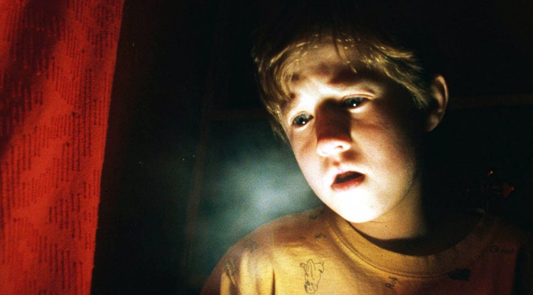 Haley Joel Osment a Hatodik érzék című filmben.