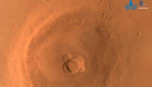 China's Mars orbiter captured this top-down view of the 59,055-foot Ascraeus Mons volcano.