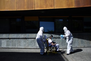 Koronawirus we Francji. Po zniesieniu kwarantanny przemieszczanie się nadal będzie ograniczone