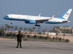 Wiceprezydent USA to powietrzny rozbójnik