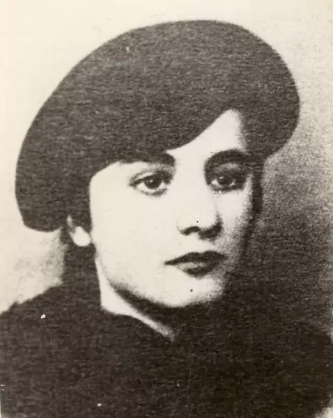 Lenuta Petrescu pod koniec lat 30. Później zmieniła imię na Elena