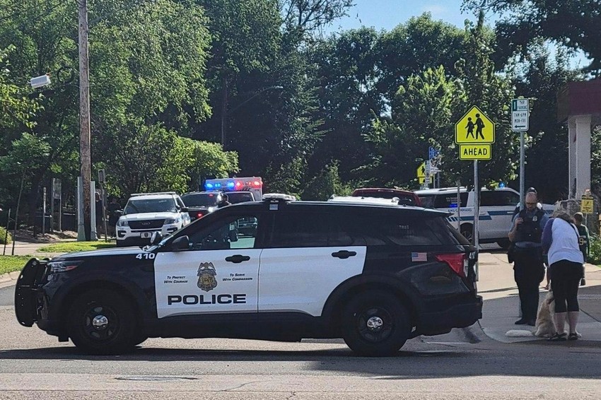 Pucnjava u katoličkoj školi u Mineapolisu