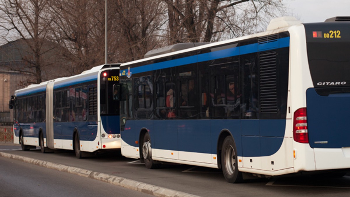 Dobra wiadomość dla wszystkich, którzy lubią wypoczywać nad zalewem Bagry. Od najbliższej soboty nad akwen w Płaszowie będziemy mogli dojechać nową linią autobusową o numerze 427.