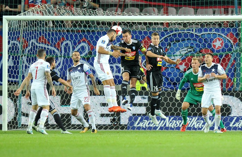 Pilka nozna. Ekstraklasa. Wisla Plock. Bartlomiej Sielewski. Sesja fotograficzna. 11.10.2017