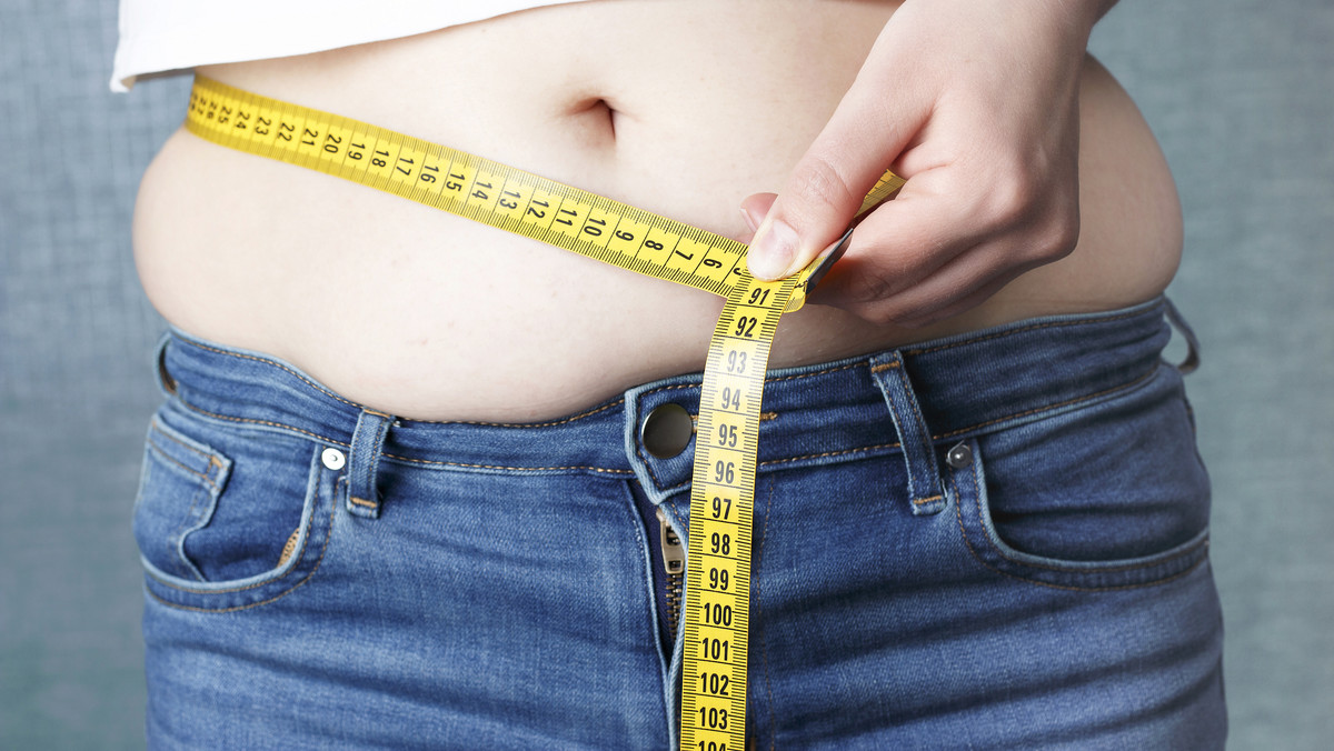 Jak schudnąć z brzucha? Ten nałóg jest kluczowy