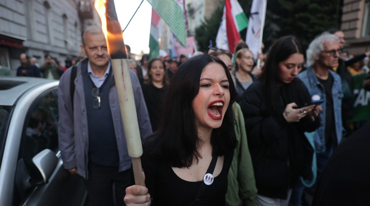 "Elegünk van!" – tüntetésbe torkollott az ellenzék és a civilek október 23-i megemlékezése / Fotó: Zsolnai Péter