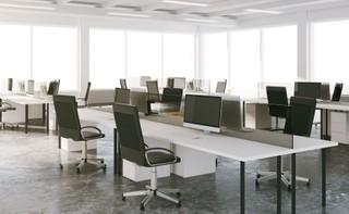 Naukowcy wyliczyli: tyle kosztują gospodarkę pomieszczenia open space w polskich firmach