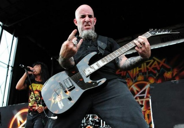 Gitarzysta Anthrax będzie żywym trupem