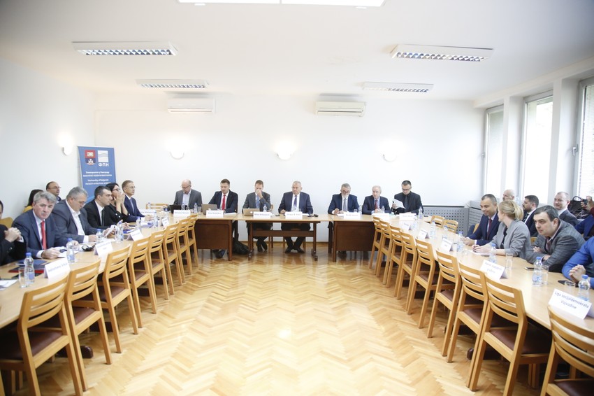 Taj set mera ne predlaže samo izmene zakona već i obuku i načine kako će se tehnički sprovoditi određene mere, kaže Nebojša Stefanović