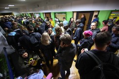 Wybory 2023. Nadal ogromne kolejki do komisji wyborczych