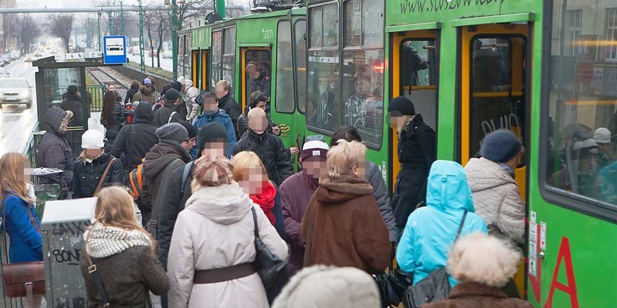 Zabrali nam tramwaje i jeździmy w tłoku