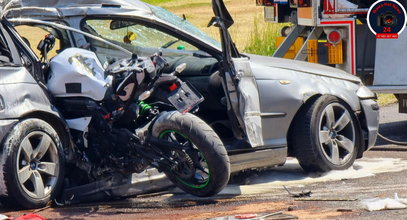 Makabra na DK nr 7. Po motocykliście został tylko biały kask