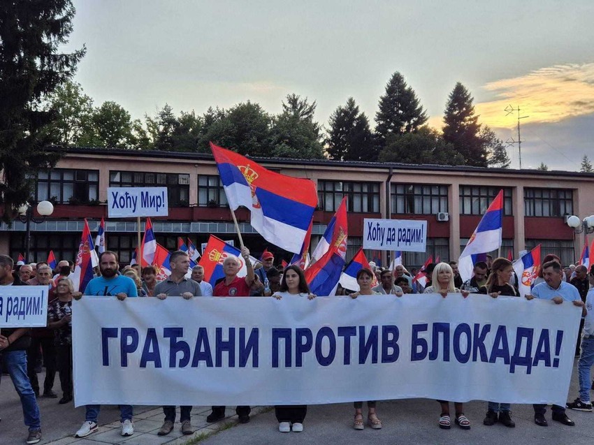 Okupljanja građana protiv blokada Lučani
