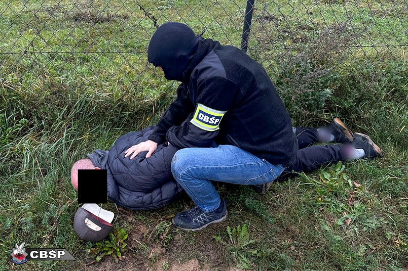 Służby zatrzymały "całkowicie zaskoczonych 8 mężczyzn", w tym Marka N.