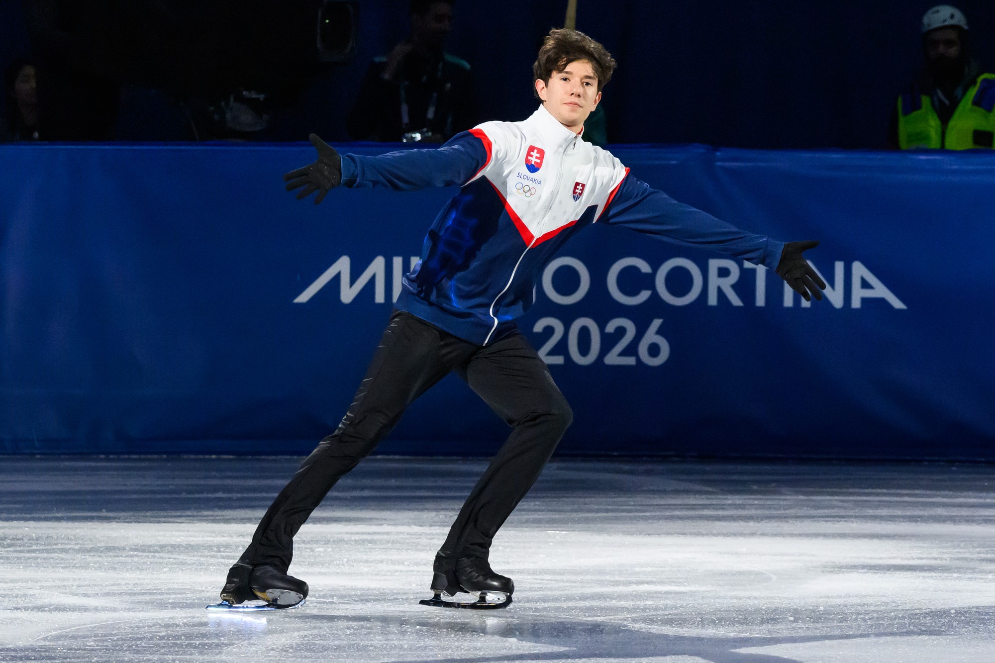 Slovenský krasokorčuliar Adam Hagara na XXV. zimných olympijských hrách v Miláne.