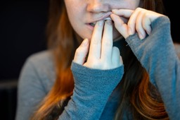 Nowe zagrożenie w szkołach. Co uzależnia młodzież szybciej niż papierosy?