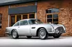 Aston Martin DB5 – najsłynniejsze auto, jakim jeździł James Bond