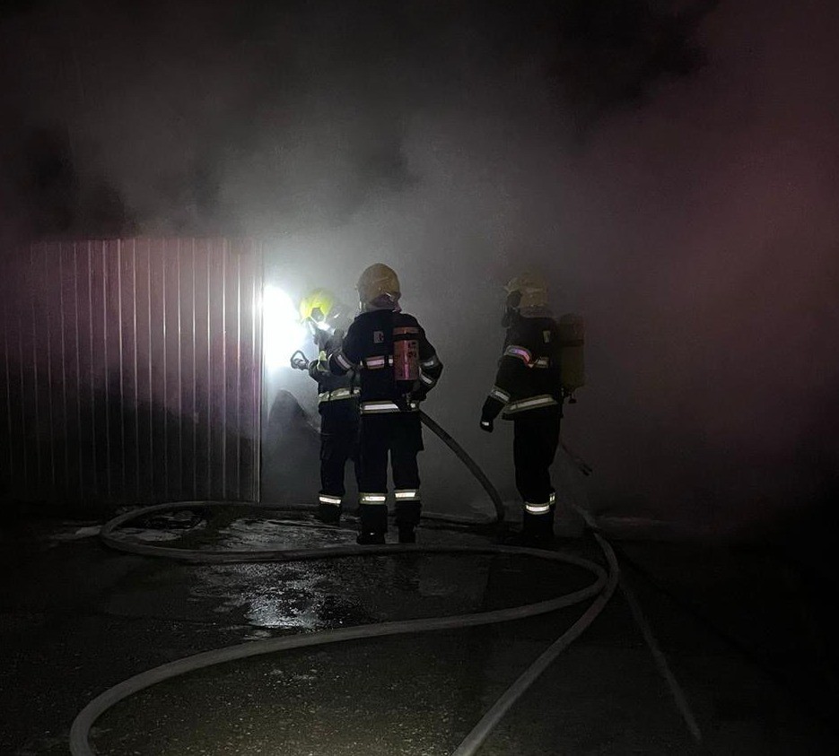 V Bratislave horeli tri osobné autá.