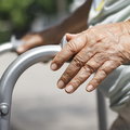 W Polsce brakuje około 20 tys. opiekunów osób starszych. To już duży problem, a będzie coraz większy