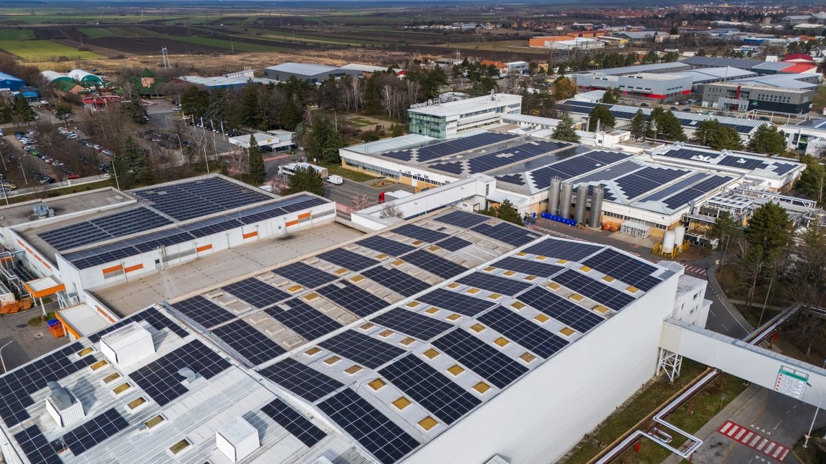 Solarni paneli u Hemofarmu 