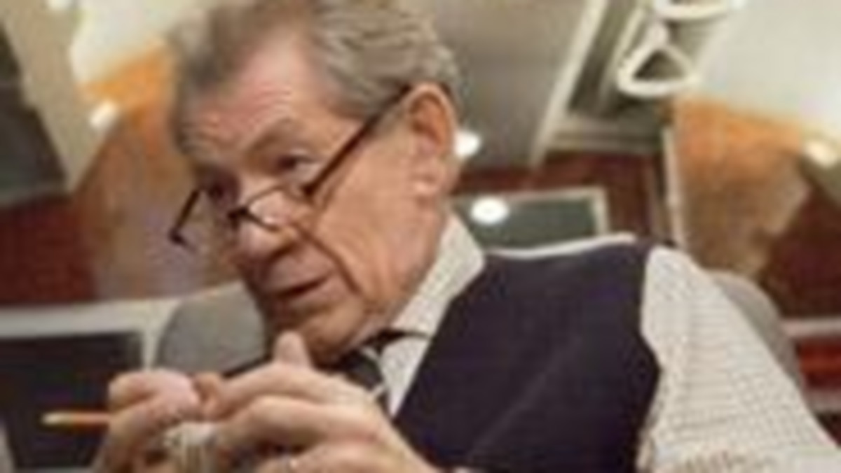 Ian McKellen ocenia, że zdjęcia do filmu "Hobbit" potrwają dłużej, niż rok.