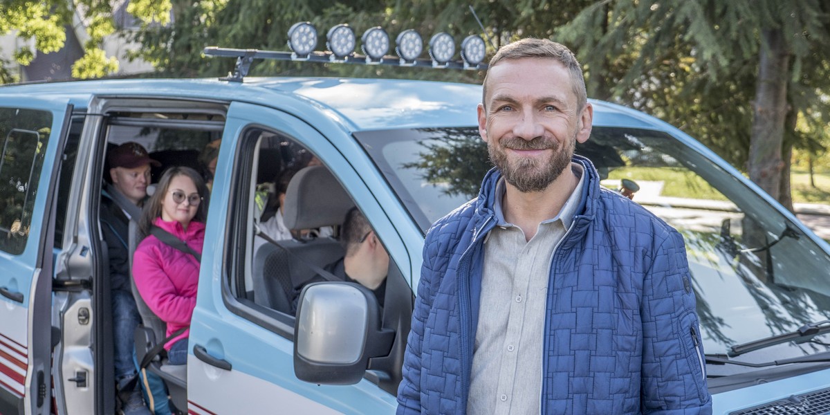 Przemek Kossakowski broni programu "To tylko kilka dni": mówiono mi, że robię karierę na ludziach niepełnosprawnych