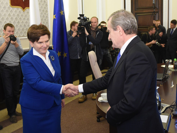 Szydło o zmianach w mediach publicznych: Będzie szybka ścieżka...