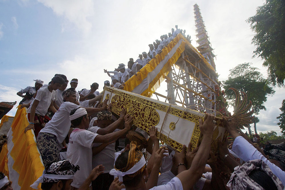 Indonezja - Bali - pożegnanie króla