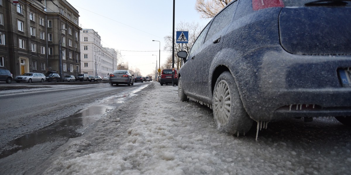 Woda zalała Obozową