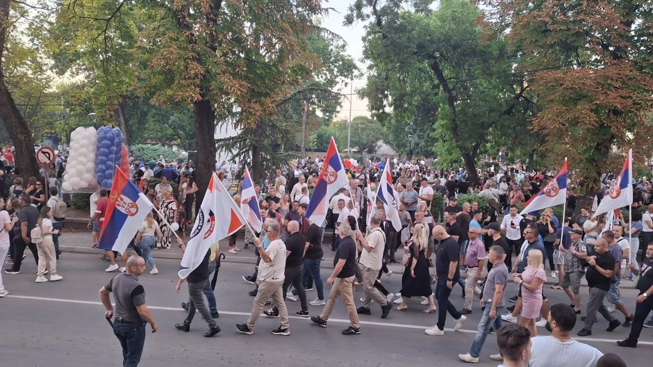 Niš  skup građana koji se protive blokadama
